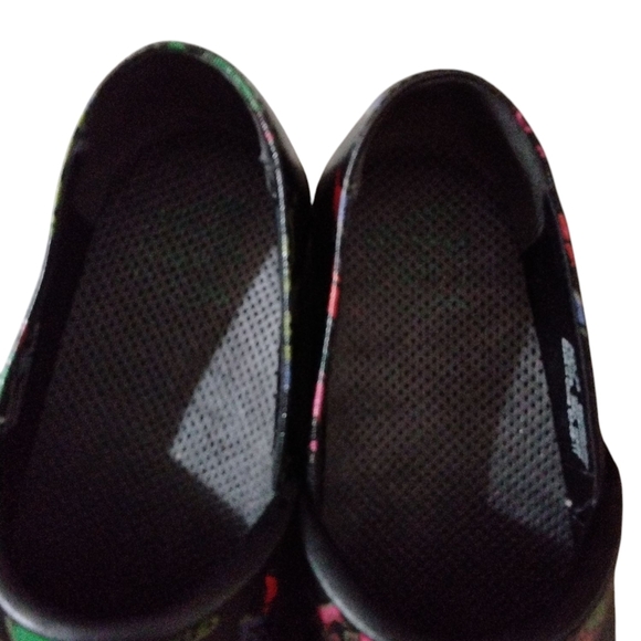 Dansko Frog Clogs Black Waterproof Slip On Comfort Shoes Sz 8 - Picture 5 of 10